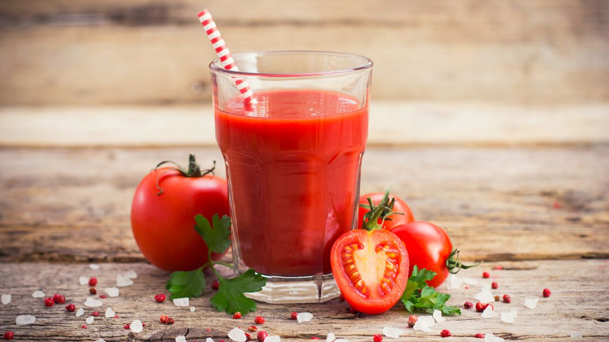 Сок свежевыжатый томатный