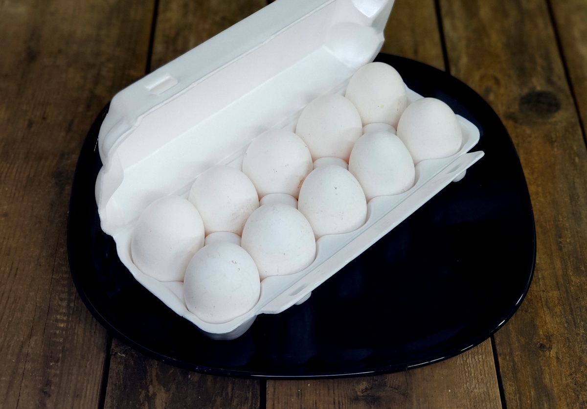Яйцо куриное домашнее белое отборное 10 шт